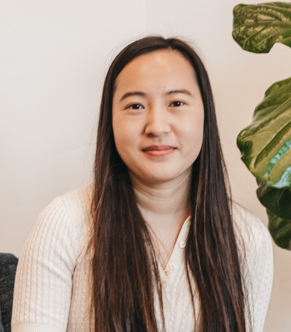 Photo of Yolia Zhong, Associate Marriage and Family Therapist. Yolia is a therapist
        in San Luis Obispo providing therapy services with DeRose Therapy Group